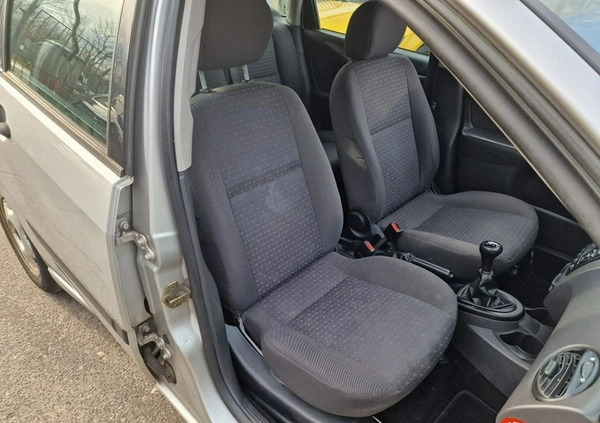 Ford Focus cena 6990 przebieg: 183580, rok produkcji 2005 z Limanowa małe 232